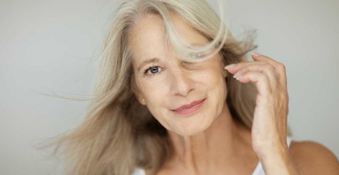 Naleti vrućine u menopauzi: uzroci, simptomi i kako se nositi sa njima?