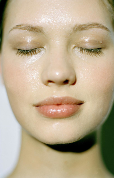 Kako najbolje hidrirati osetljivu isušenu kožu?